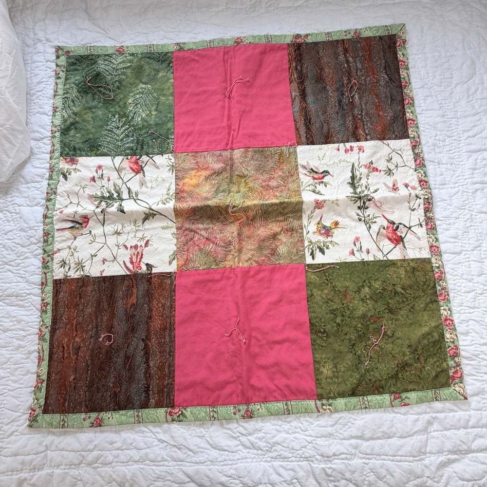 Vintage Handmade Patchwork Quilt Hummingbird Floral Cottage Lap Quilt 34in